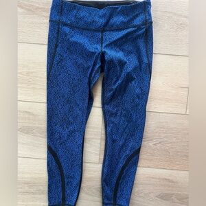 Lululemon On Track Tight Circuit- Cerulean Blue & Black size 8 in 25" length